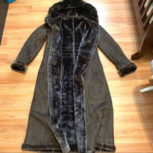 Women’s Long Brown Faux Shearling Coat - L